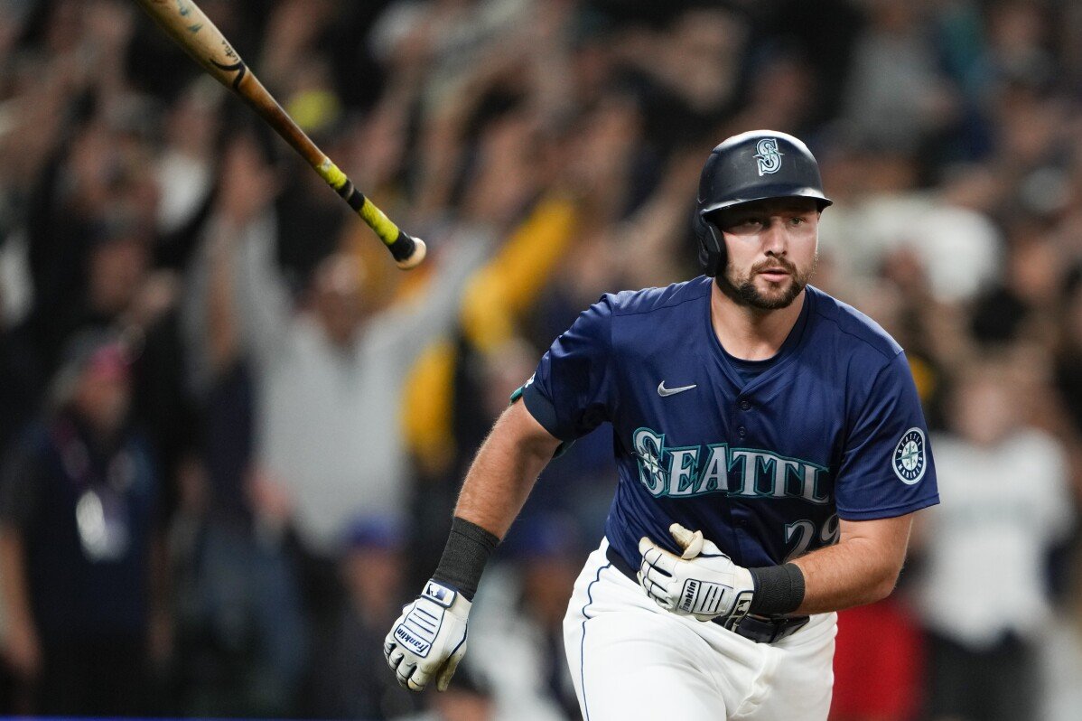 Raleigh frappe un grand chelem décisif alors que les Mariners remontent tard pour battre les White Sox 8-4