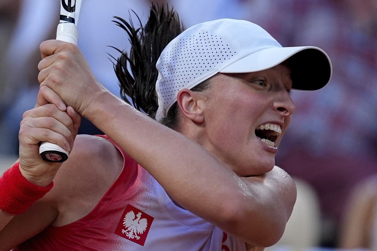 Swiatek reste en course pour un autre titre à Roland Garros en atteignant les quarts de finale des Jeux olympiques